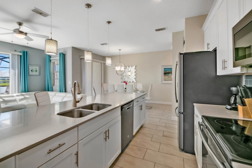 4 Bedrooms 3 Bathrooms Storey Lake 4863 Rc