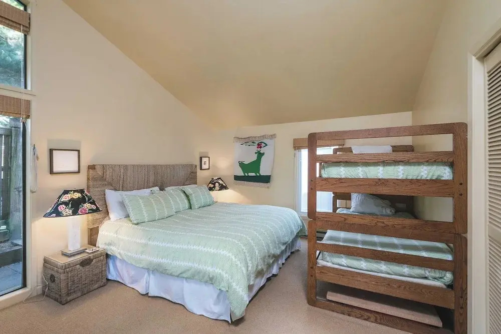 Arch Cape Escape by Avantstay Sensational Clift Top Home w/ Pacific Ocean Views