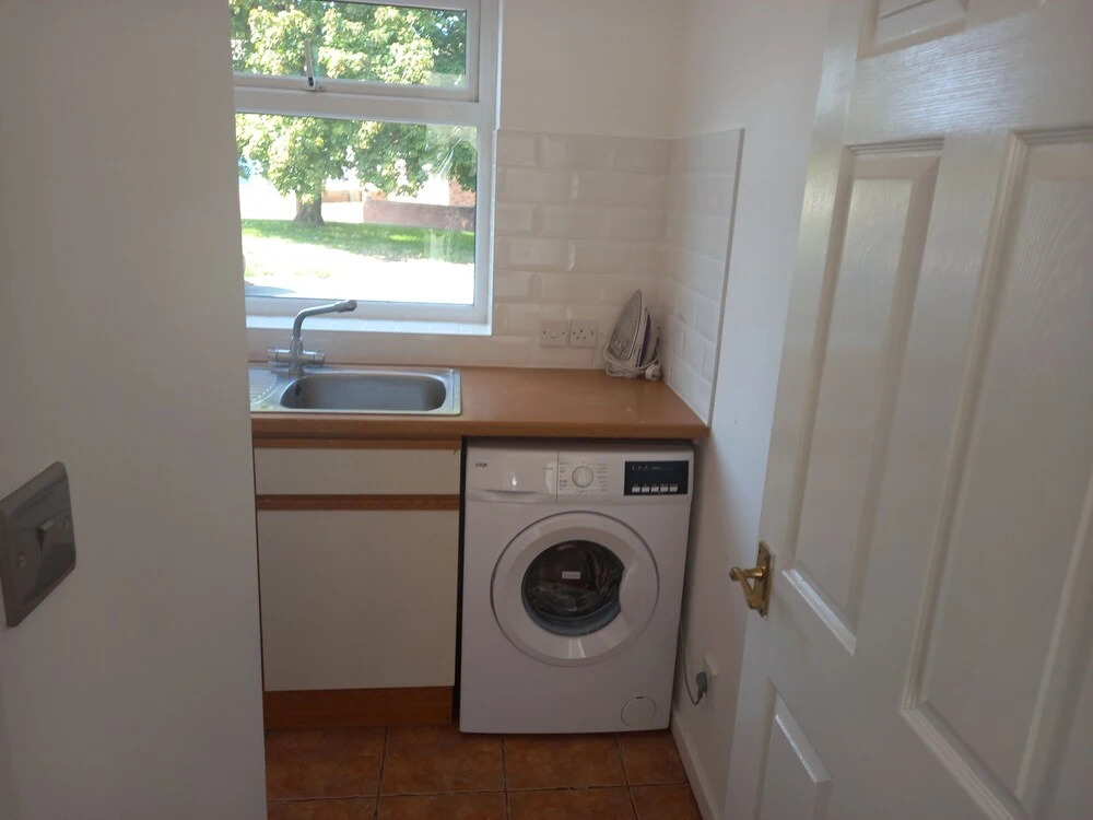 Leominster 3 Bedroom House, Parking Garden Private