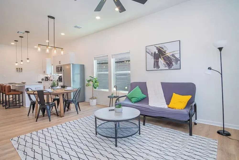 Feel Chill and Enjoy 4BR3BA Near Fun Riverwalk