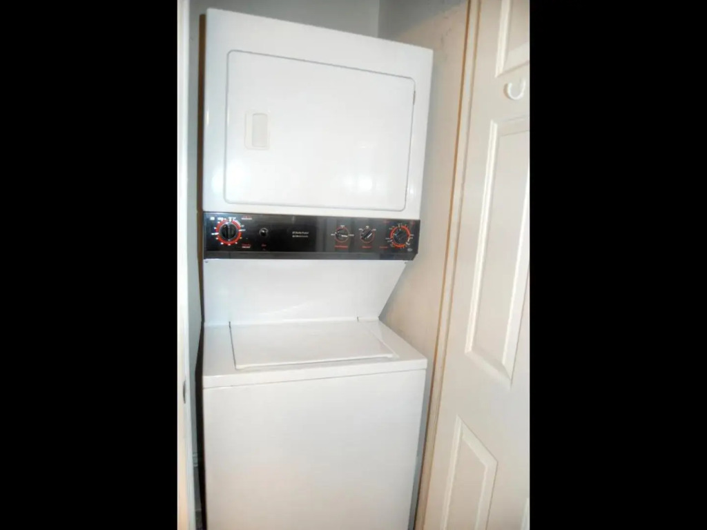 Shore Club Cottage 9684