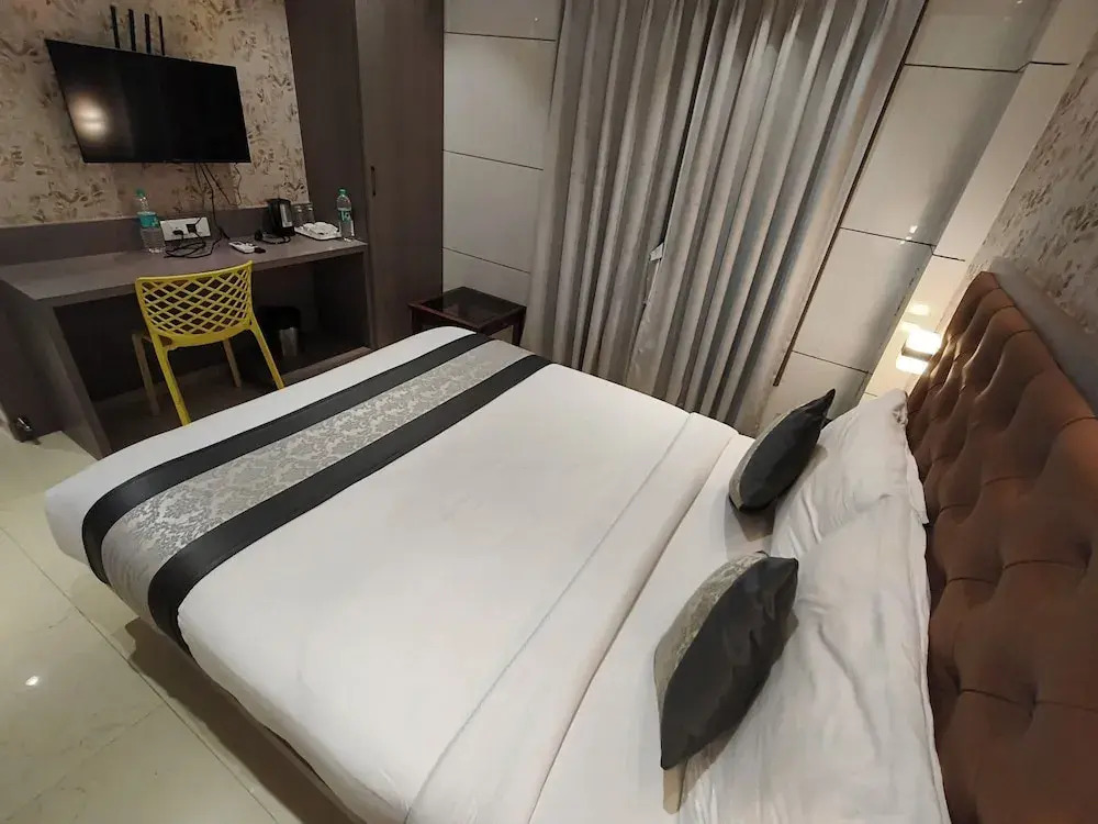 Hotel Pearl Residency Thane