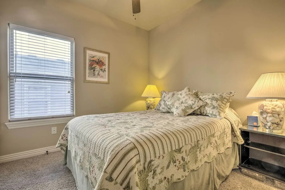Fayetteville Apt by Univ of Arkansas Campus!