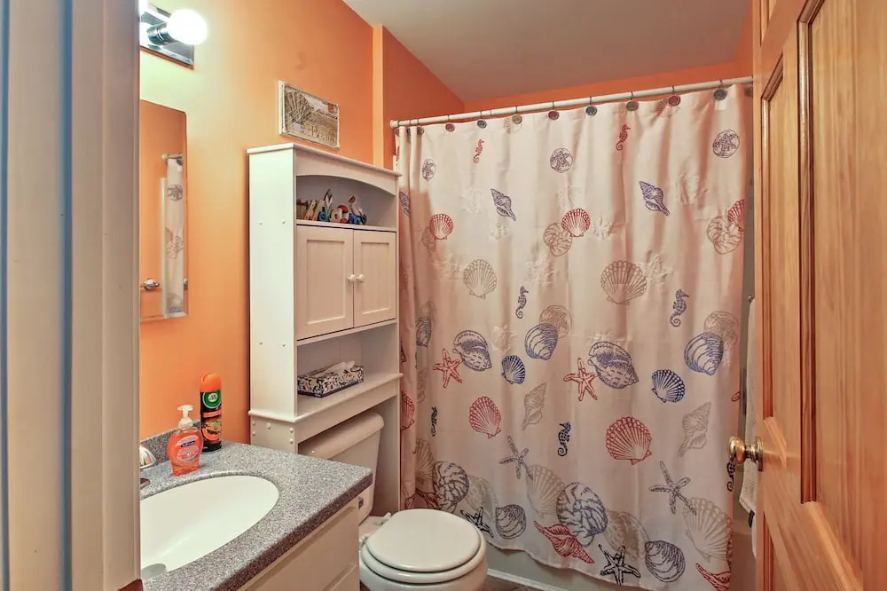 Wells Beach Cottage w/ Pool Access ~ 1 Mi to Coast