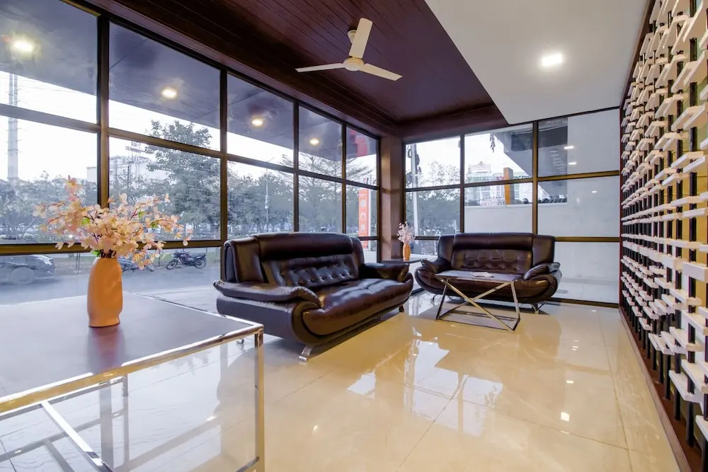 Monday Hotels Swarnas The Capital