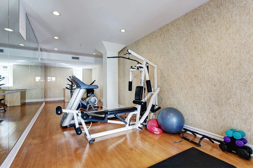 Downtown Condos on De La Montagne by Hometrotting