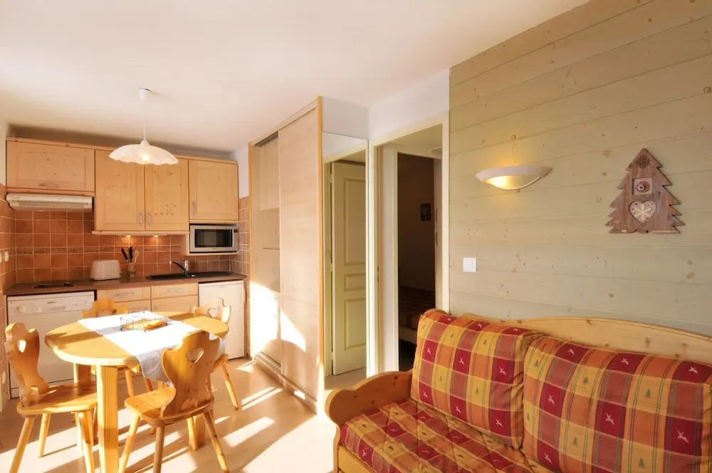 Belle Plagne two Roomed Apartment for 5 People, Located on the Slopes Am421