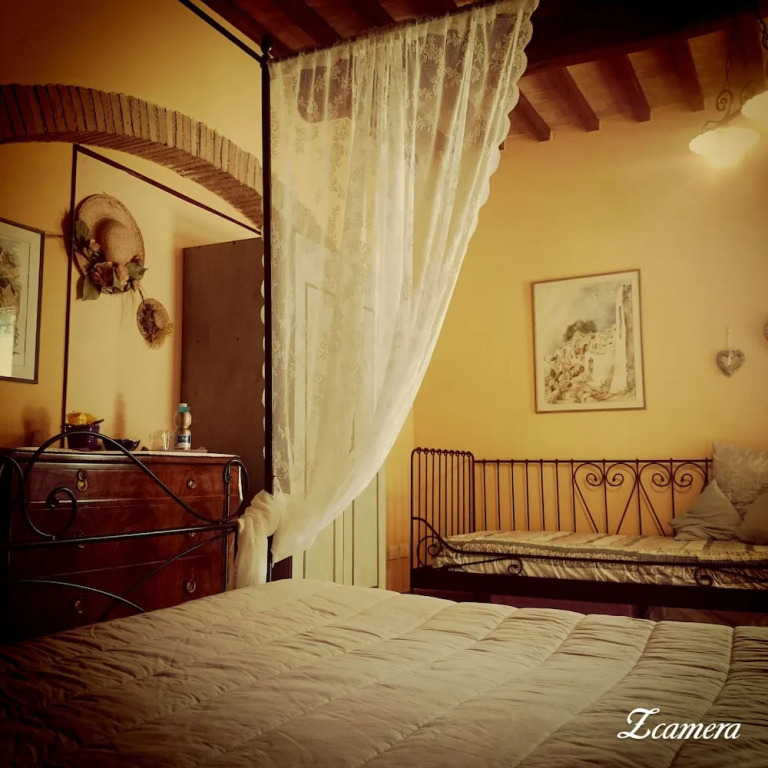 Casale La Pietra Gialla B&B