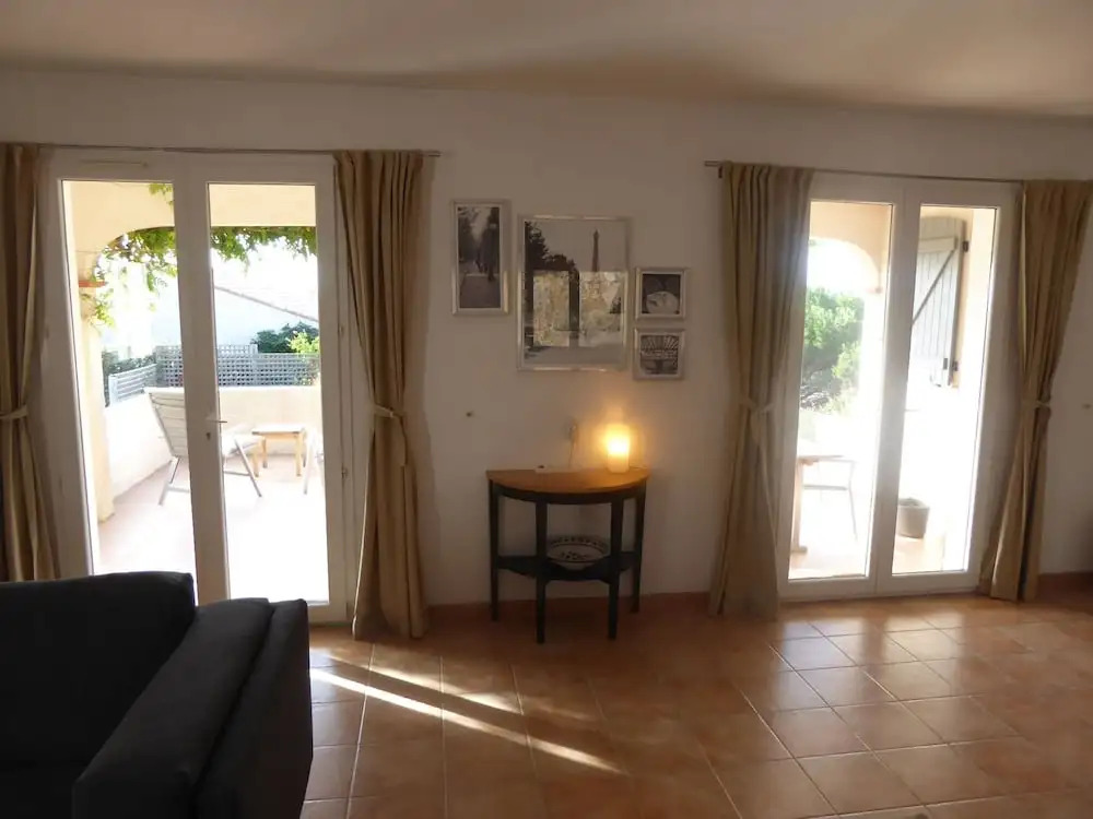 Cozy Villa in Caunes-Minervois with Swimming Pool