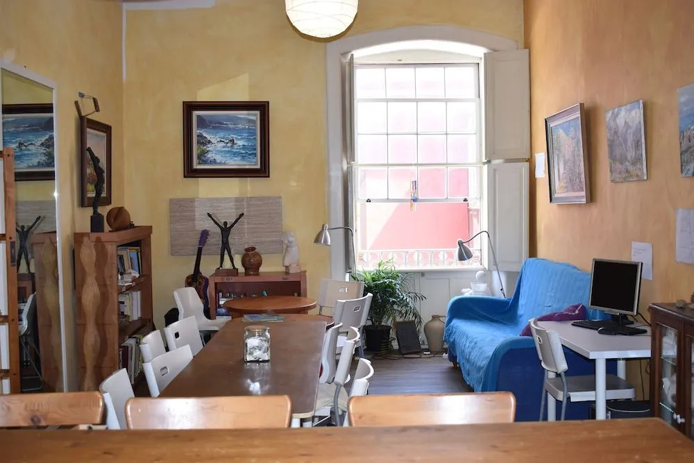 Hostel Albergue La Casa Encantada