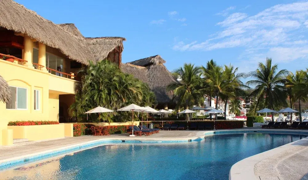 Oceanfront Villa w Private Jacuzzi & Club Access