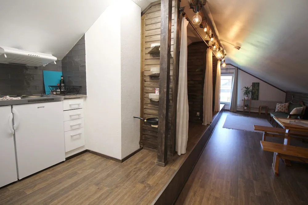 Lauri Guest House