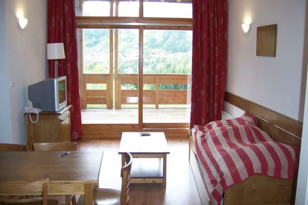 Spacious apartment with a view near the slopes of Valloire