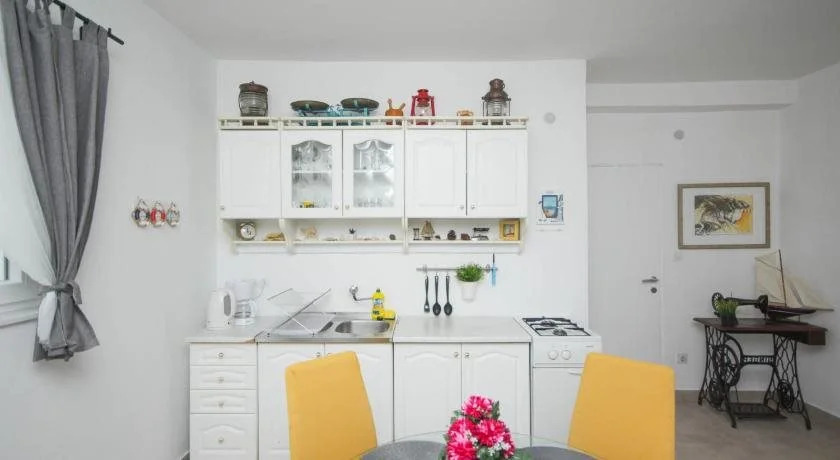 Lolas Apartments