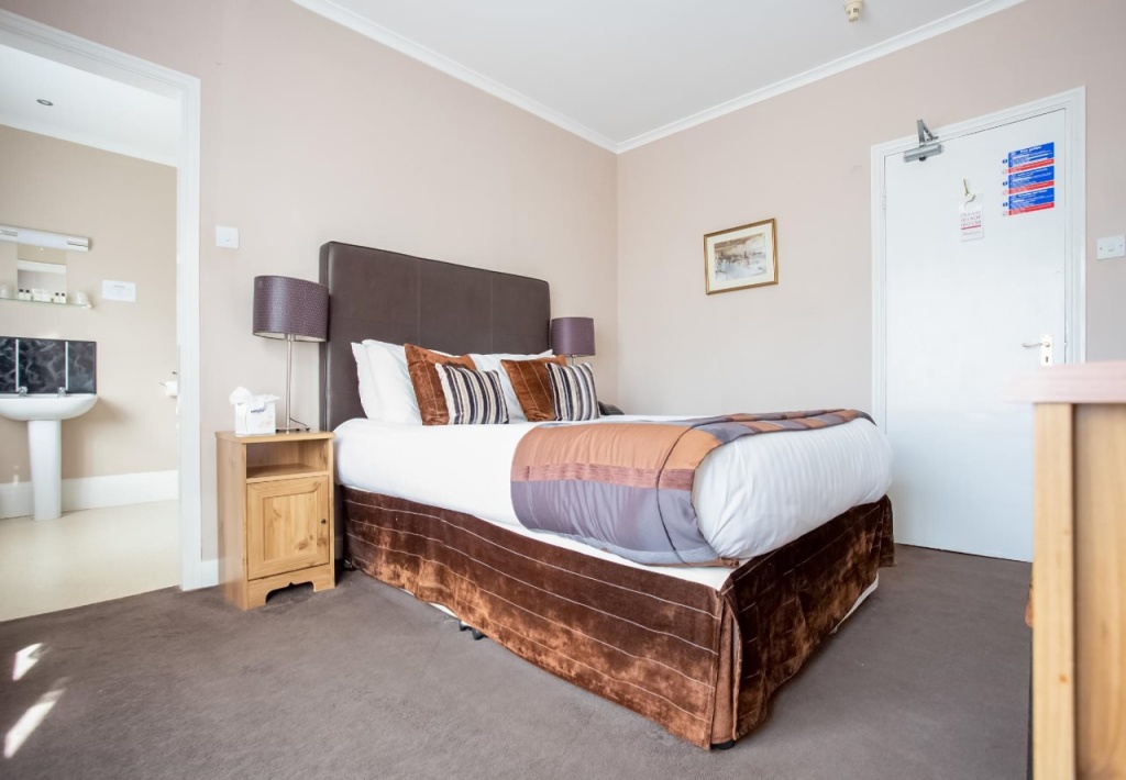 The Cliffemount Hotel