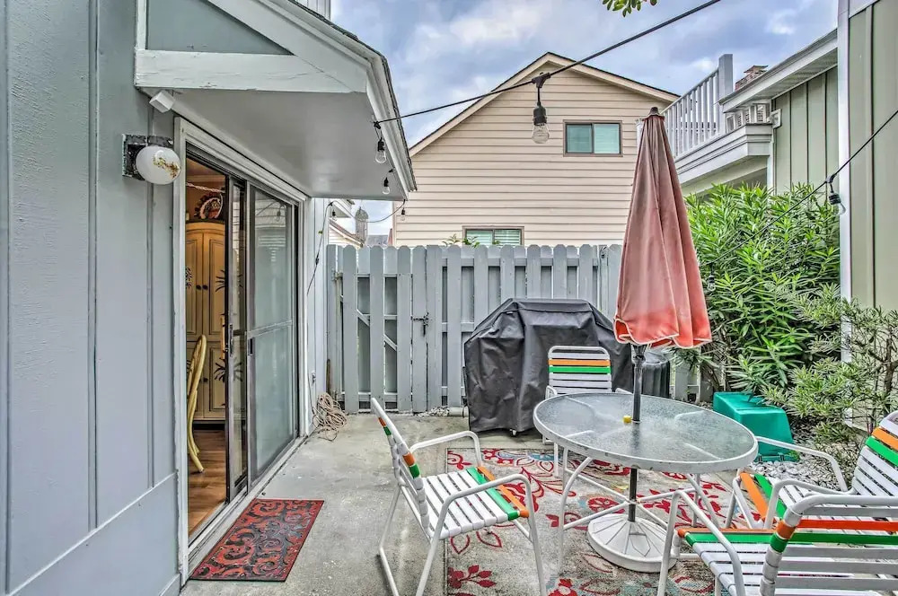 4 Mi to Barefoot Landing: North Myrtle Beach Home
