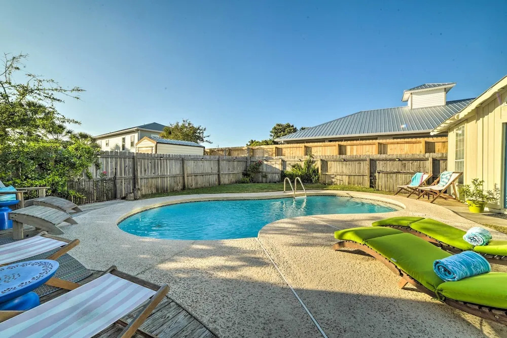 Coastal PCB Cottage W/pool & Bbq: 1block to Beach!