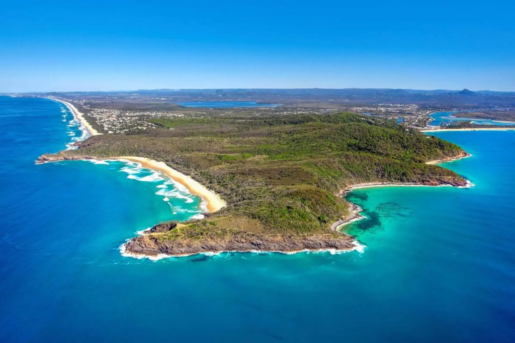 3 Hilltop Villas White Water Views from the Heart of Sunshine