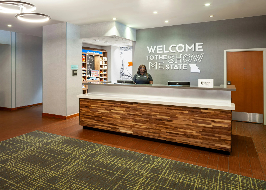 Hampton Inn & Suites St. Louis at Forest Park