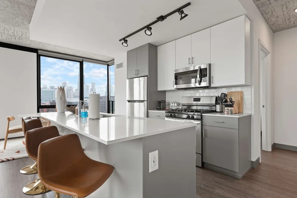 Cloud9 4apt in Building Fultonmkt The Cubist