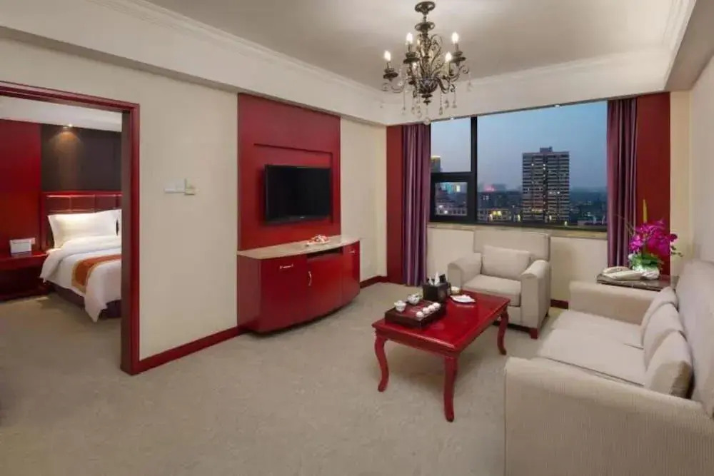 Lotus Huatian Hotel