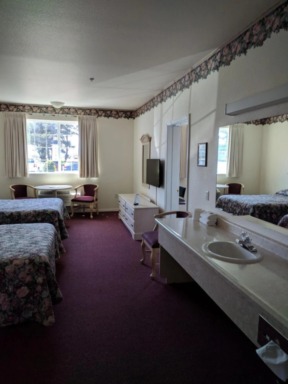 Lighthouse Inn