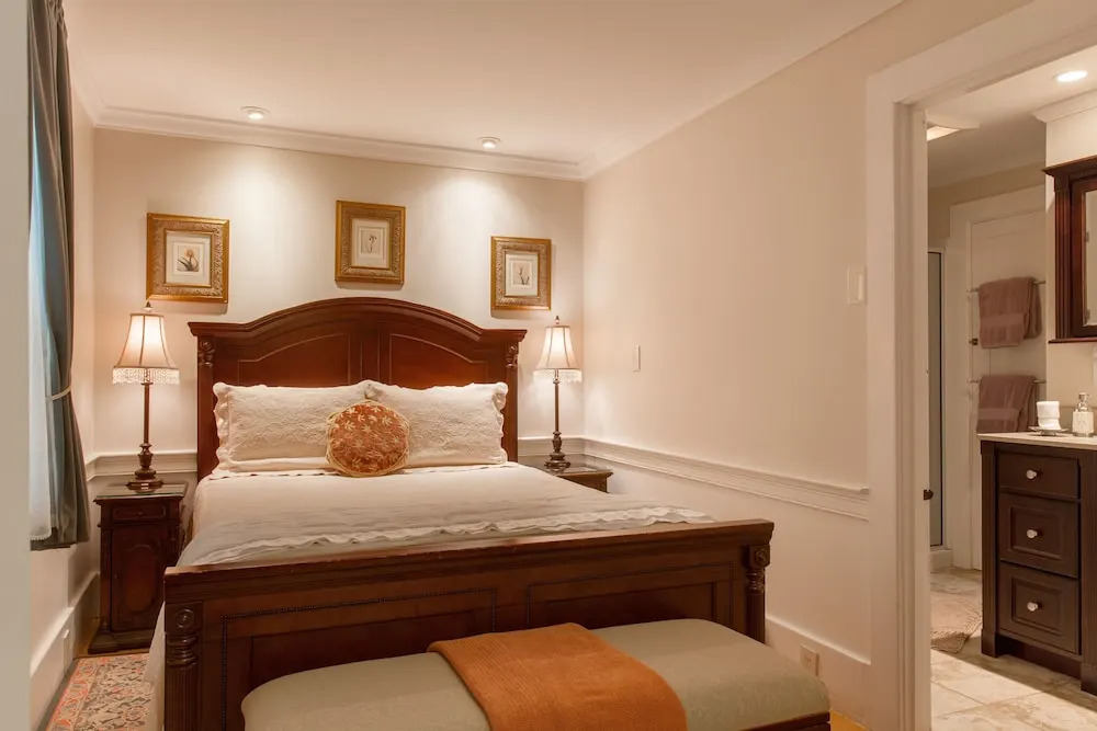 Seven South Street Inn B & B