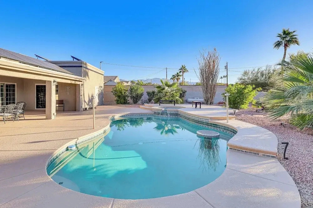 Private Pool, Spa! Updated Home Near London Bridge