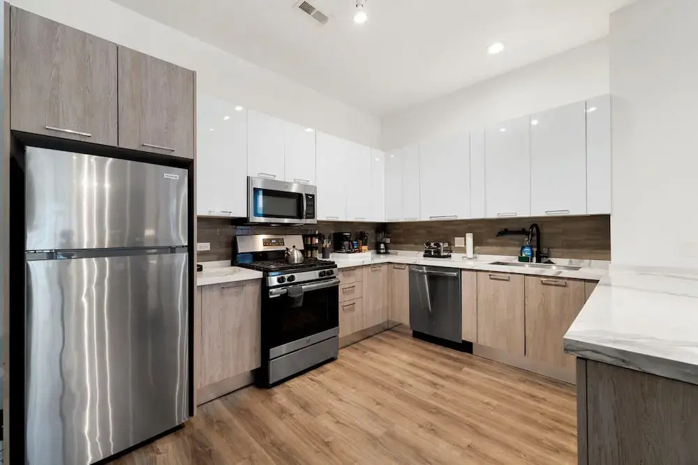 Modern 3BR Near McCormick & South Loop
