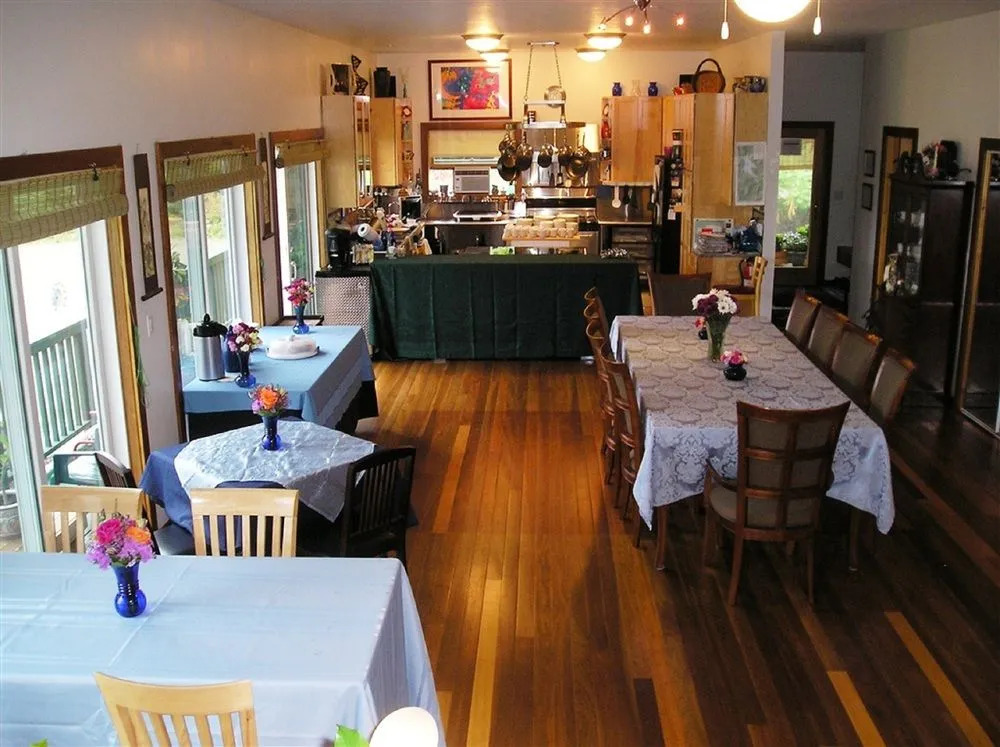 Coppertoppe Inn & Retreat Center