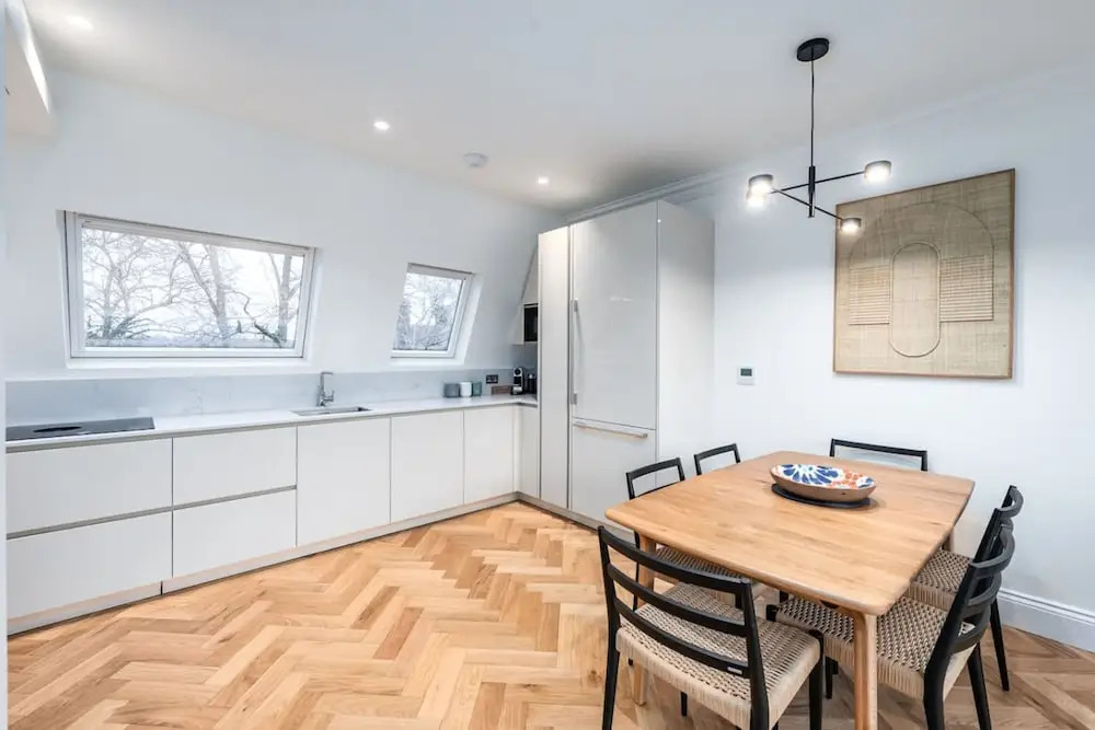 Beautiful Hampstead Home RH9
