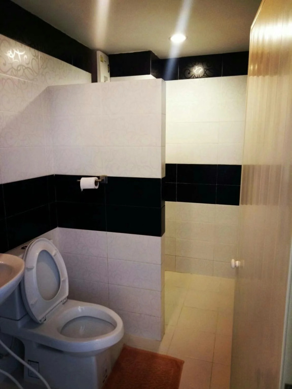 Mae Klong Hotel