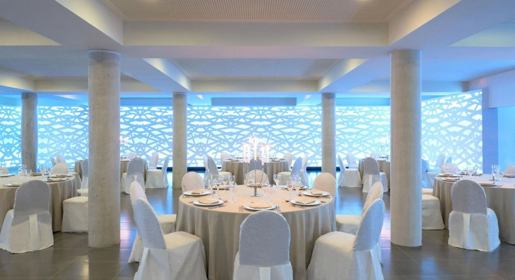 Le Meridien Ra Beach Hotel and Spa