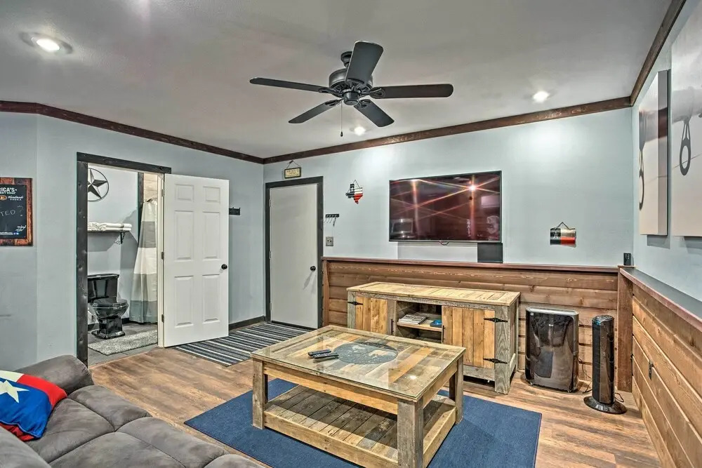 Charming Quitman Cabin < 2 Miles to Lake Fork