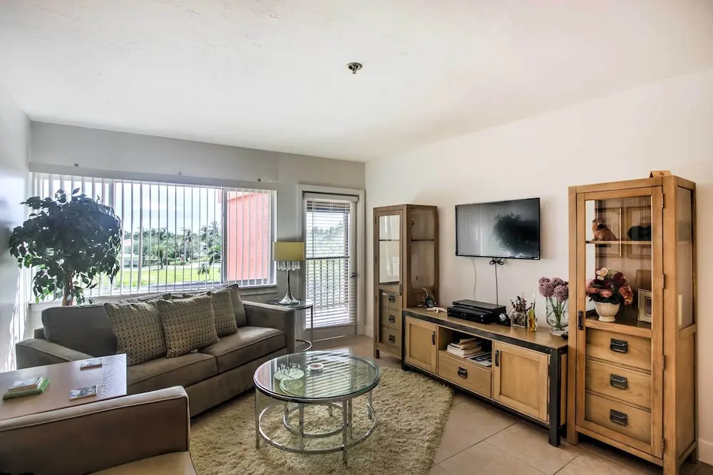 Resort-style Condo w/ Pool: 19 Miles to Fort Myers