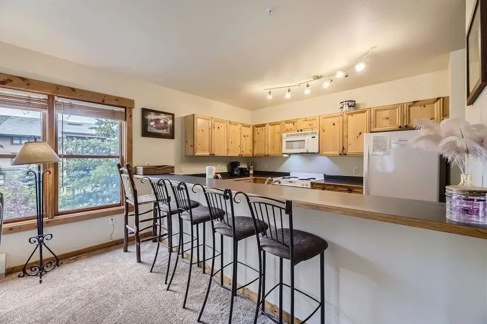 2652 Tenderfoot Lodge 3 Bedroom Condo by RedAwning