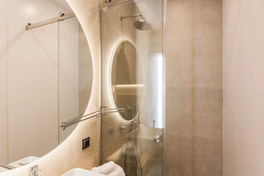 3BD Beachfront Athens Riviera Apartment by TheOlon