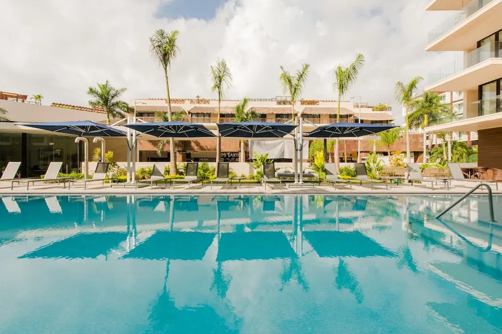 2 Bedroom Apartment Near the Beach