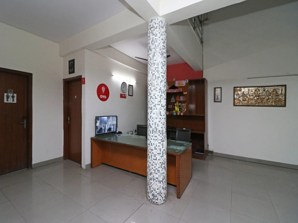 Hotel Akash Palace