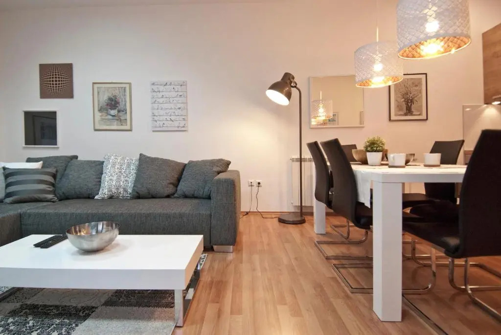 City Lights Apartment