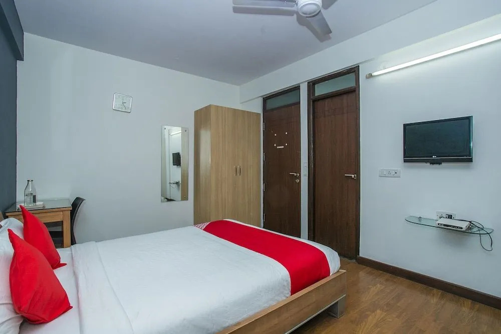 OYO 24481 Hotel Serenity Inn