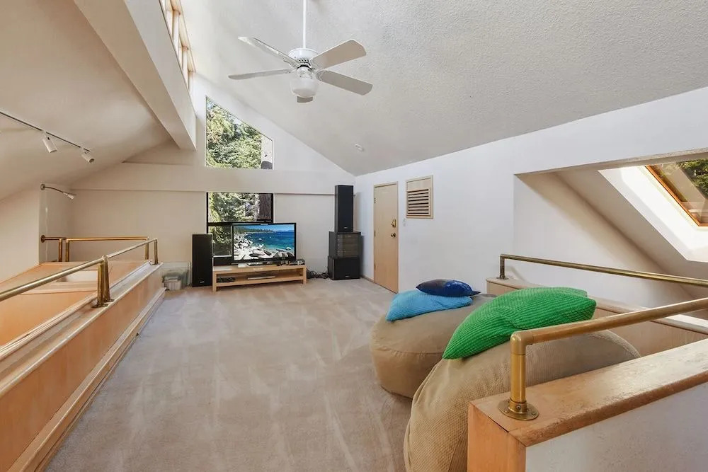 Sunset Lodge