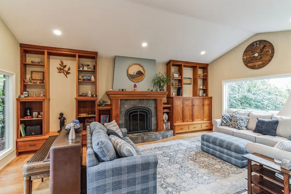 Eugene - Close To Everything 3 Bedroom Home by RedAwning