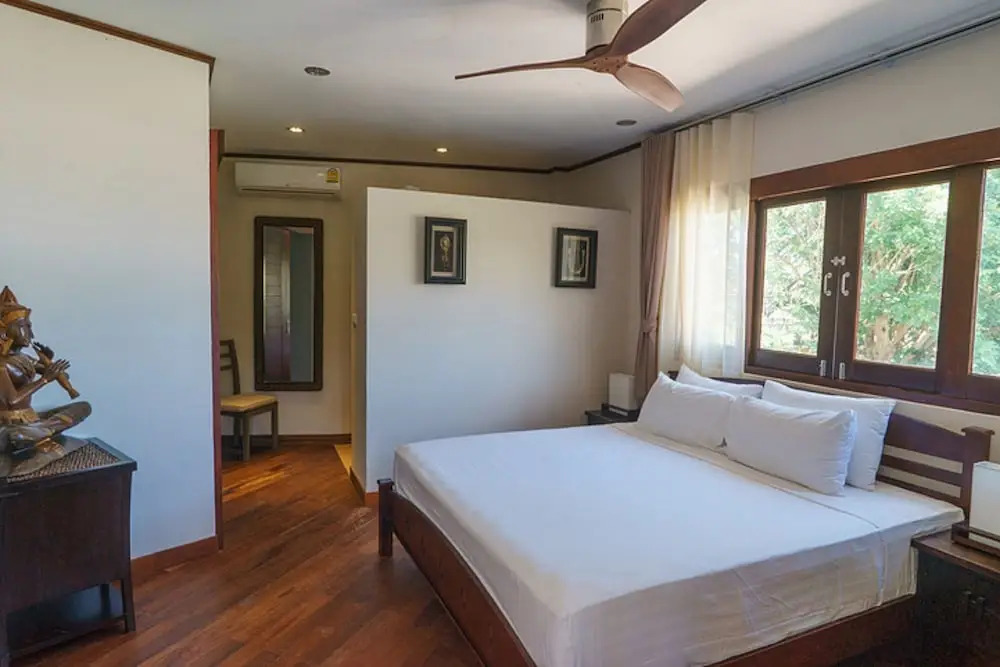 8 Bedroom Twin villas on Samrong Bay beach front resort