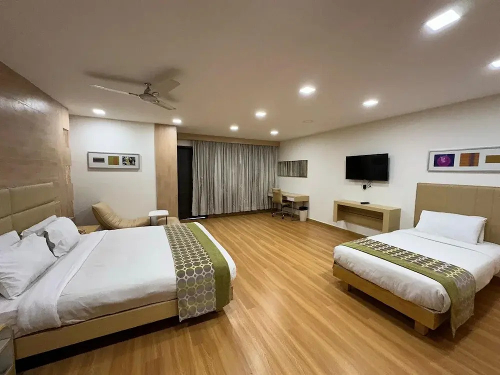 OYO 11954 Hotel Heritage Residency