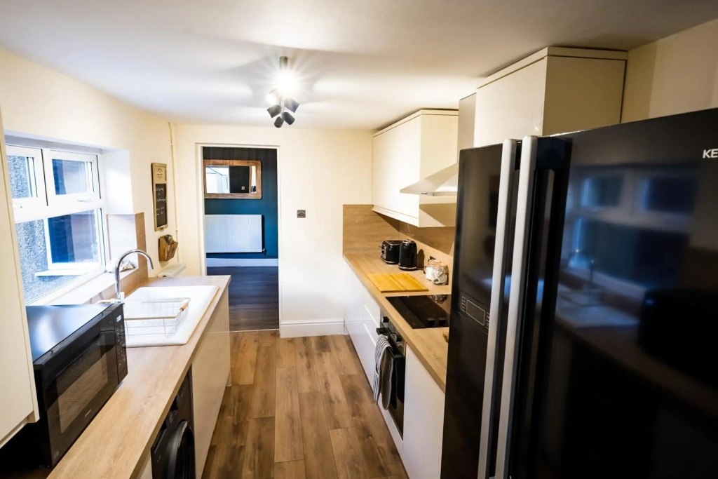 Sunrise Beach House - Great for family stays and contractors