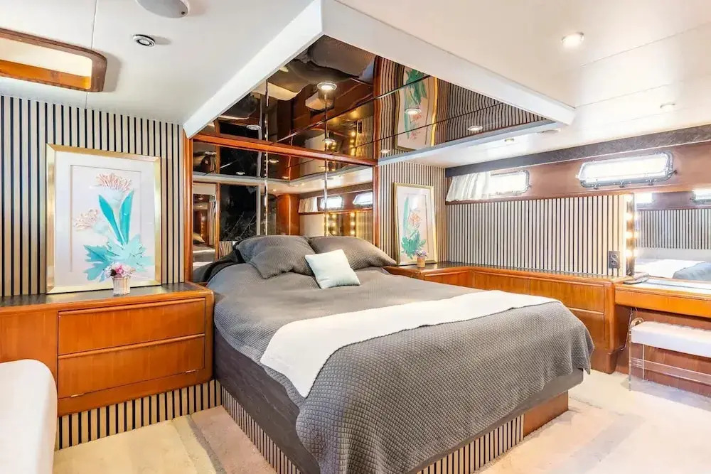 Live on a Luxury 65ft Yacht in Duquesa- Estapona