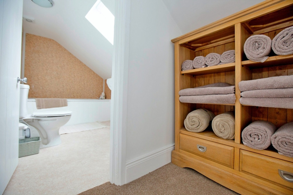 Pet-friendly Cottage in Belsay, No Deposit