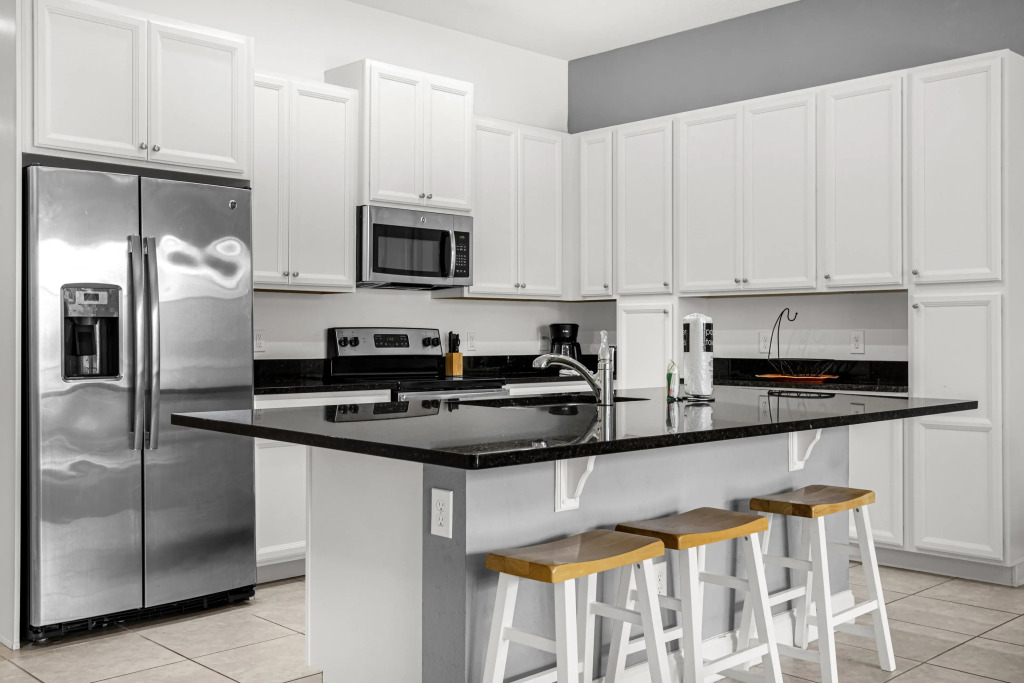 IfT318 4 Bedroom Luxury Condo!, DAVENPORT, US