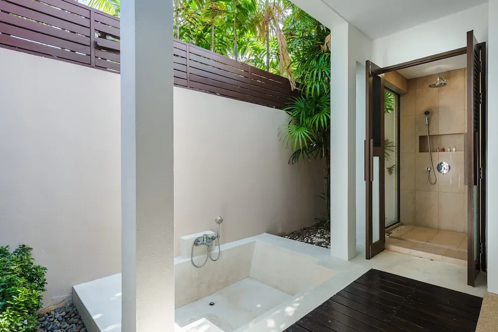 HSH - 3 Bedrooms Front Beach - Bangrak